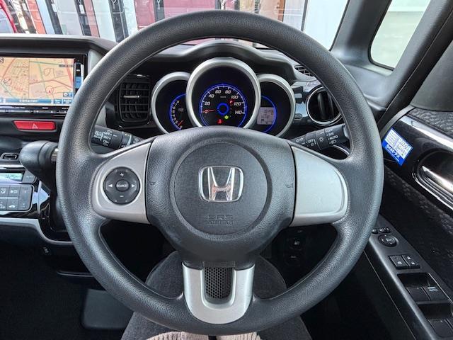 Ｎ－ＢＯＸ Ｇ　ＳＳパッケージ　１オーナー・純正ナビ・フルセグＴＶ／Ｂｌｕｅｔｏｏｔｈ／ＵＳＢ／ＤＶＤ／ＣＤ／ＦＭ／ＡＭ・両側Ｐスラ・横滑り防止・Ｓヒーター・Ｐスタート・スマートキー・Ａライト・Ｂカメラ・アイドリング・ＬＥＤ（8枚目）