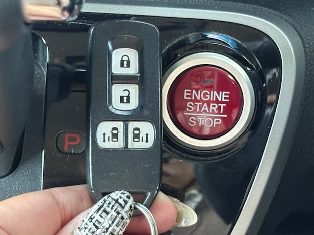 Ｎ－ＢＯＸ Ｇ　ＳＳパッケージ　１オーナー・純正ナビ・フルセグＴＶ／Ｂｌｕｅｔｏｏｔｈ／ＵＳＢ／ＤＶＤ／ＣＤ／ＦＭ／ＡＭ・両側Ｐスラ・横滑り防止・Ｓヒーター・Ｐスタート・スマートキー・Ａライト・Ｂカメラ・アイドリング・ＬＥＤ（17枚目）