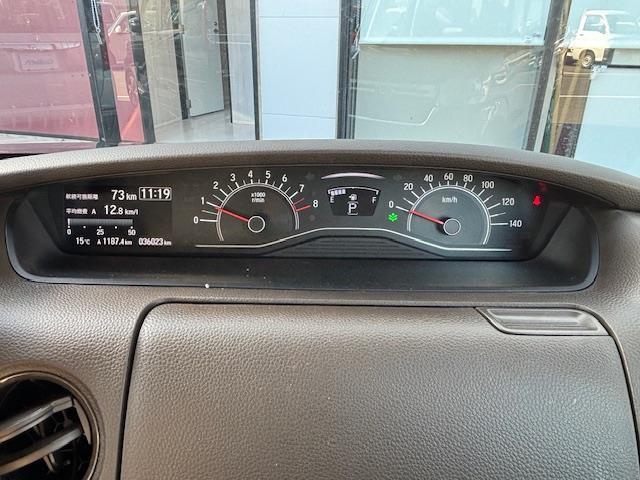 Ｎ－ＢＯＸ ＥＸ　・クルーズコントロール・ビルトインＥＴＣ・横滑り防止装置・車線逸脱警報・衝突軽減ブレーキ・純正フロアマット・ＤＶＤ／ＣＤ・ＦＭ／ＡＭ・ＴＶ・ｉＰａｄ・ＳＤ・ＵＳＢ・ＢＴ（6枚目）