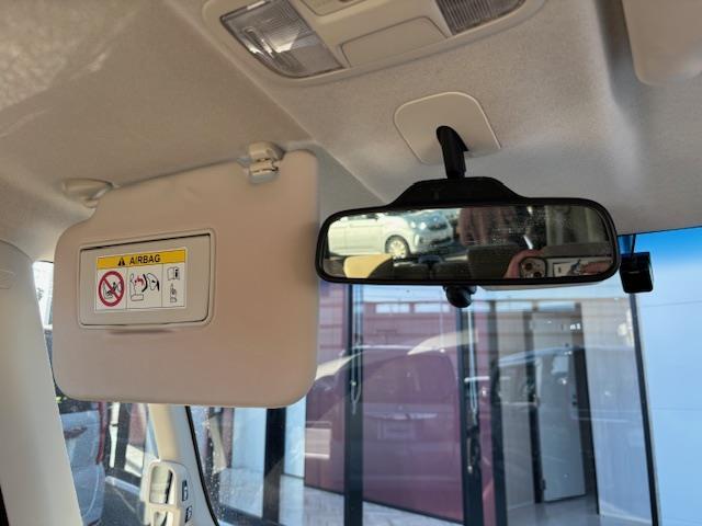 Ｎ－ＢＯＸ ＥＸ　・クルーズコントロール・ビルトインＥＴＣ・横滑り防止装置・車線逸脱警報・衝突軽減ブレーキ・純正フロアマット・ＤＶＤ／ＣＤ・ＦＭ／ＡＭ・ＴＶ・ｉＰａｄ・ＳＤ・ＵＳＢ・ＢＴ（16枚目）