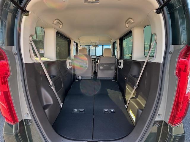 Ｎ－ＢＯＸ ＥＸ　・クルーズコントロール・ビルトインＥＴＣ・横滑り防止装置・車線逸脱警報・衝突軽減ブレーキ・純正フロアマット・ＤＶＤ／ＣＤ・ＦＭ／ＡＭ・ＴＶ・ｉＰａｄ・ＳＤ・ＵＳＢ・ＢＴ（31枚目）