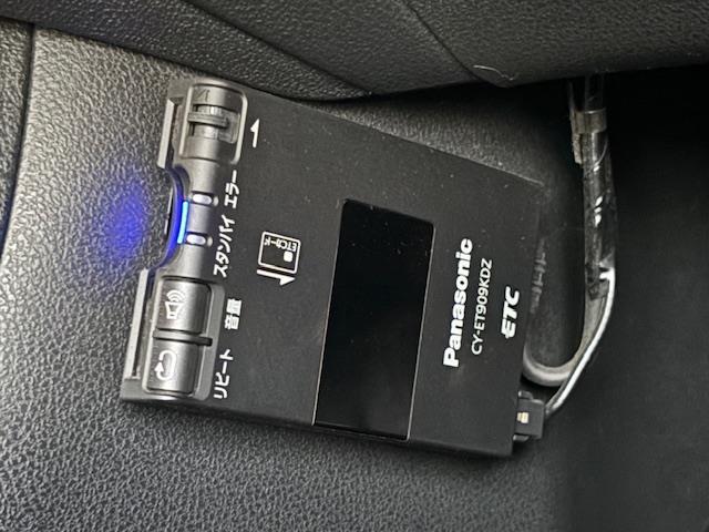 ジューク 15RS タイプV ドラレコ前後 純ナビ フルセグ BT Bカメラ Aライト Pスタート スマートキー 横滑り防止 フォグランプ 純正アルミホイール ウインカーミラー ドアバイザー ヘッドライトレベライザー(10枚目)