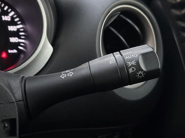 ジューク 15RS タイプV ドラレコ前後 純ナビ フルセグ BT Bカメラ Aライト Pスタート スマートキー 横滑り防止 フォグランプ 純正アルミホイール ウインカーミラー ドアバイザー ヘッドライトレベライザー(13枚目)