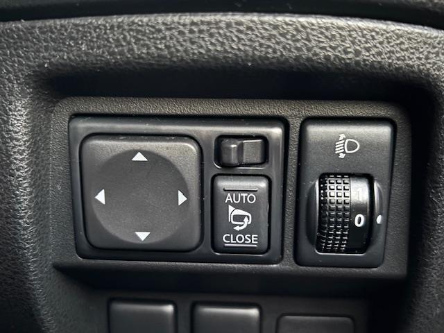 ジューク 15RS タイプV ドラレコ前後 純ナビ フルセグ BT Bカメラ Aライト Pスタート スマートキー 横滑り防止 フォグランプ 純正アルミホイール ウインカーミラー ドアバイザー ヘッドライトレベライザー(16枚目)