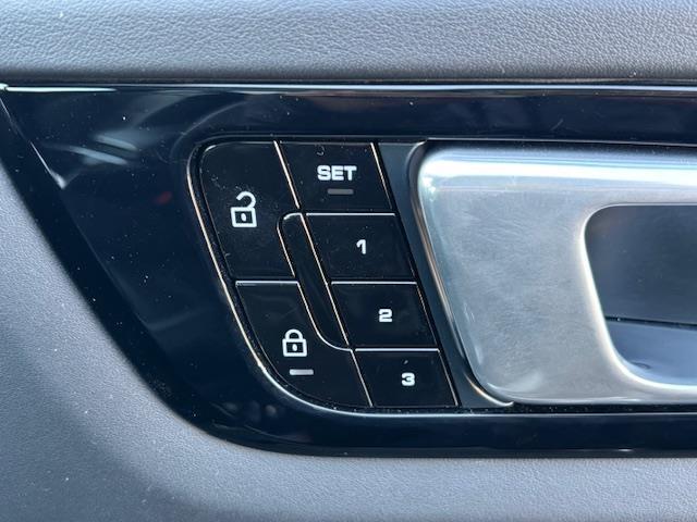 カイエン ターボS E-ハイブリッド 純正オービスレーダー純正フロアマットパノラミックサンルーフ追従式クルーズコントロールパドルシフトETC2.0レザーシート(13枚目)