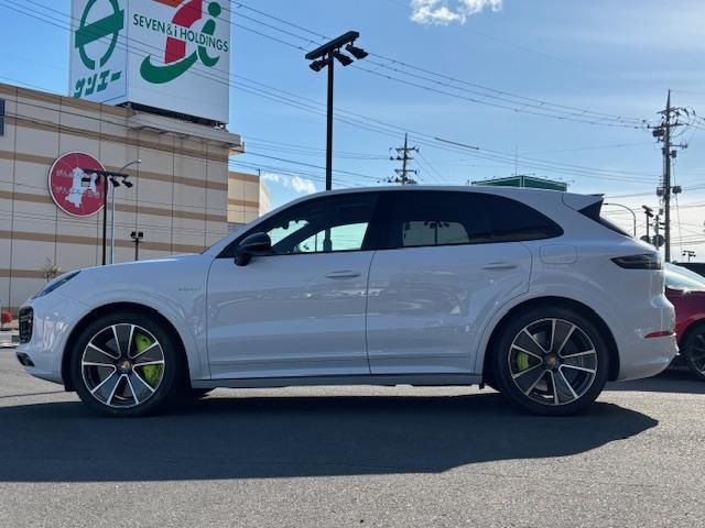 カイエン ターボS E-ハイブリッド 純正オービスレーダー純正フロアマットパノラミックサンルーフ追従式クルーズコントロールパドルシフトETC2.0レザーシート(35枚目)