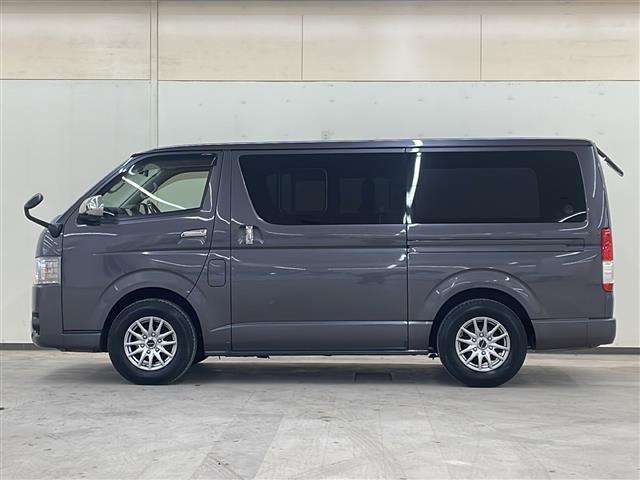 ハイエースバン スーパーＧＬ　ダークプライム　４ＷＤ／社外ナビ／ＣＤ／ＤＶＤ／ＢＴ／ＳＤ／ラジオ／フルセグ／オートライト／フォグライト／オートエアコン／ステアリングスイッチ／リアヒーター／プッシュスタート／電動格納ミラー／ＥＴＣ（4枚目）