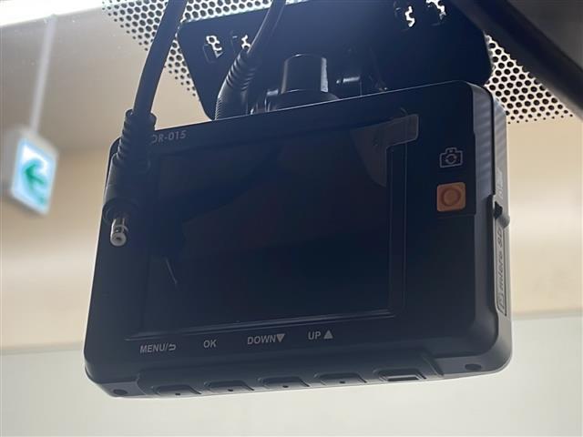 ハイエースバン スーパーＧＬ　ダークプライム　４ＷＤ／社外ナビ／ＣＤ／ＤＶＤ／ＢＴ／ＳＤ／ラジオ／フルセグ／オートライト／フォグライト／オートエアコン／ステアリングスイッチ／リアヒーター／プッシュスタート／電動格納ミラー／ＥＴＣ（32枚目）