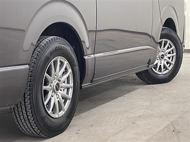 ハイエースバン スーパーＧＬ　ダークプライム　４ＷＤ／社外ナビ／ＣＤ／ＤＶＤ／ＢＴ／ＳＤ／ラジオ／フルセグ／オートライト／フォグライト／オートエアコン／ステアリングスイッチ／リアヒーター／プッシュスタート／電動格納ミラー／ＥＴＣ（40枚目）