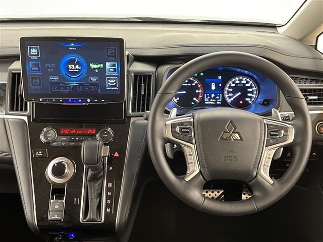 デリカD:5 ブラックエディション ALPINEディスプレイオーディオ(BT/HDMI/USB/AM/FM)/クルーズコントロール追従あり/衝突軽減ブレーキ/オートライト/パドルシフト/アイドリングストップ/ブレーキホー(4枚目)