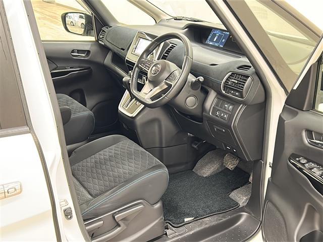 セレナ ライダー ワンオーナー/メモリナビ/フルセグテレビ/バックカメラ/クルーズコントロール/プッシュスタート/両側パワースライドドア/ETC(9枚目)