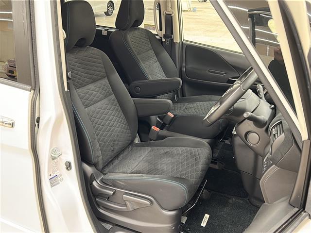 セレナ ライダー ワンオーナー/メモリナビ/フルセグテレビ/バックカメラ/クルーズコントロール/プッシュスタート/両側パワースライドドア/ETC(10枚目)