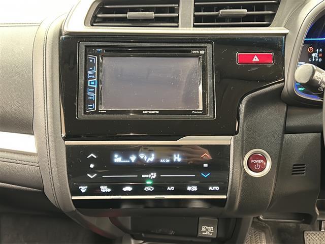 フィットハイブリッド Ｆパッケージ　コンフォートエディション　社外ディスプレイオーディオ／４ＷＤ／バックカメラ／アイドリングストップ／ドアバイザー／プッシュスタート／ＥＴＣ／シートヒータ／エンジンスターター／オートライト（19枚目）