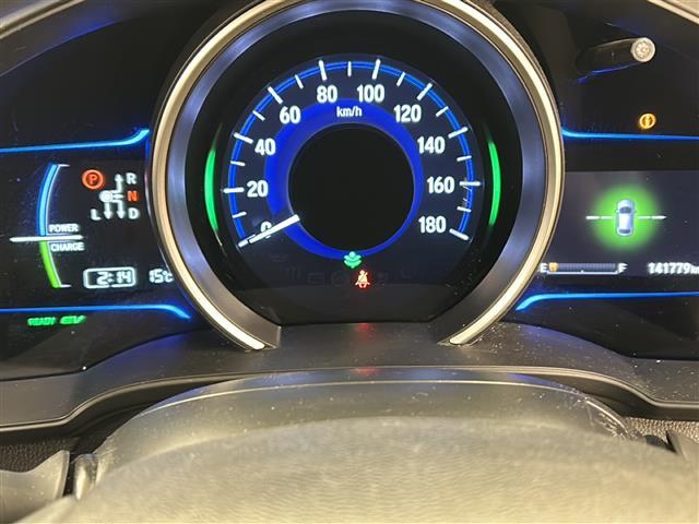 フィットハイブリッド Ｆパッケージ　コンフォートエディション　社外ディスプレイオーディオ／４ＷＤ／バックカメラ／アイドリングストップ／ドアバイザー／プッシュスタート／ＥＴＣ／シートヒータ／エンジンスターター／オートライト（21枚目）