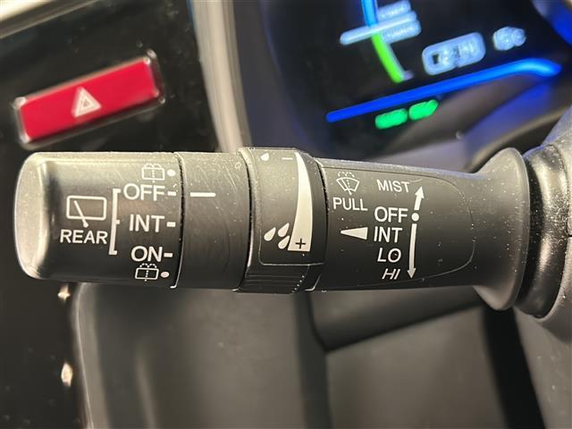 フィットハイブリッド Ｆパッケージ　コンフォートエディション　社外ディスプレイオーディオ／４ＷＤ／バックカメラ／アイドリングストップ／ドアバイザー／プッシュスタート／ＥＴＣ／シートヒータ／エンジンスターター／オートライト（25枚目）