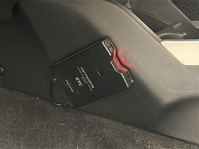 フィットハイブリッド Ｆパッケージ　コンフォートエディション　社外ディスプレイオーディオ／４ＷＤ／バックカメラ／アイドリングストップ／ドアバイザー／プッシュスタート／ＥＴＣ／シートヒータ／エンジンスターター／オートライト（31枚目）