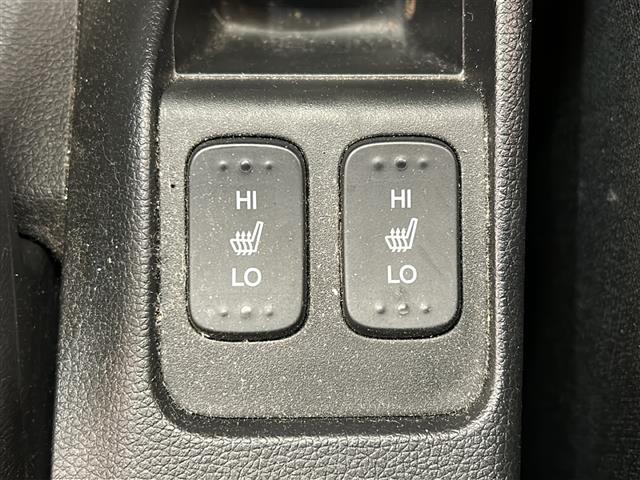 フィットハイブリッド Ｆパッケージ　コンフォートエディション　社外ディスプレイオーディオ／４ＷＤ／バックカメラ／アイドリングストップ／ドアバイザー／プッシュスタート／ＥＴＣ／シートヒータ／エンジンスターター／オートライト（33枚目）