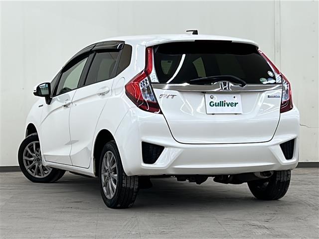 フィットハイブリッド Ｆパッケージ　コンフォートエディション　社外ディスプレイオーディオ／４ＷＤ／バックカメラ／アイドリングストップ／ドアバイザー／プッシュスタート／ＥＴＣ／シートヒータ／エンジンスターター／オートライト（43枚目）