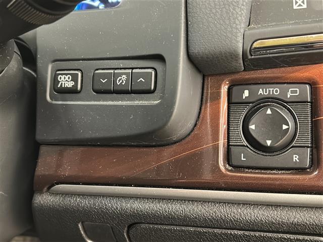 クラウンハイブリッド ロイヤルサルーン 純正HDDナビ/ワンセグテレビ/バックカメラ/クルーズコントロール/ドアバイザー/プッシュスタート/パワーウィンドウ/夏タイヤ付き(23枚目)