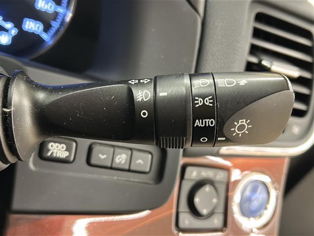 クラウンハイブリッド ロイヤルサルーン 純正HDDナビ/ワンセグテレビ/バックカメラ/クルーズコントロール/ドアバイザー/プッシュスタート/パワーウィンドウ/夏タイヤ付き(25枚目)