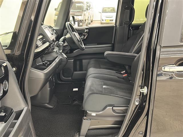 N-BOXカスタム L ワンオーナーメモリナビワンセグテレビバックカメラクルーズコントロールドアバイザープッシュスタートETCドライブレコーダーエンジンスターター4WD片側パワースライドドア(12枚目)