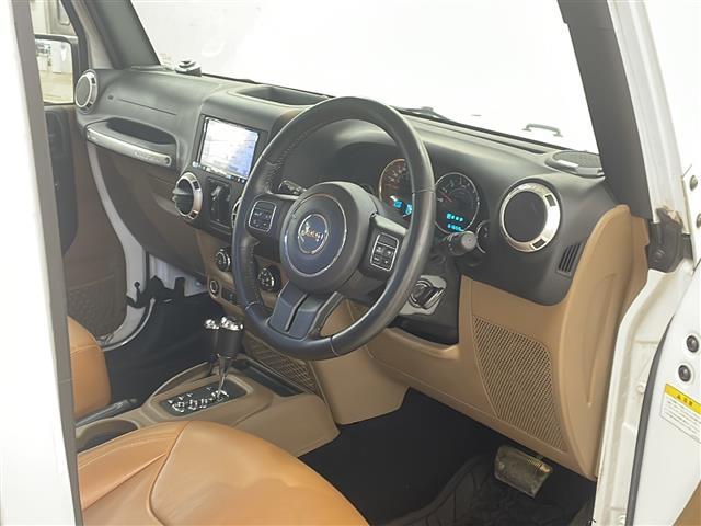 ジープ・ラングラーアンリミテッド サハラ（12枚目）