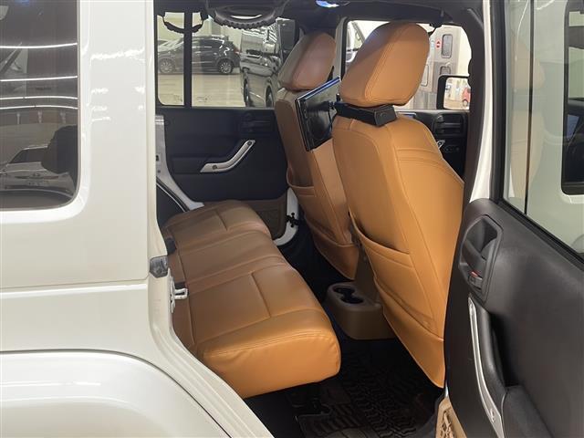 ジープ・ラングラーアンリミテッド サハラ（18枚目）