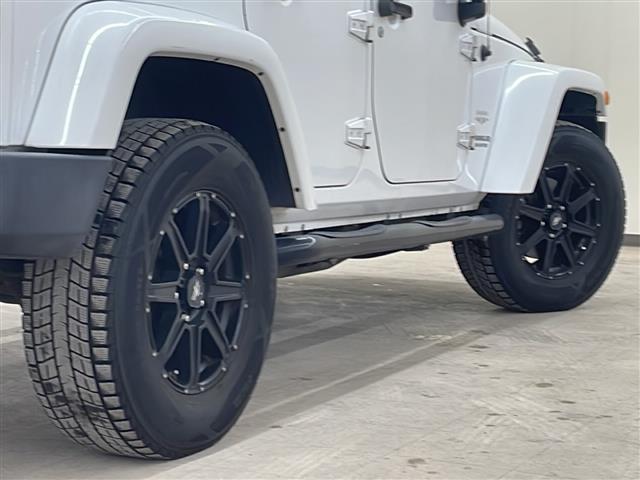 ジープ・ラングラーアンリミテッド サハラ（24枚目）