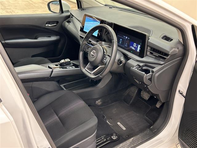 ノート e-パワー X FOUR 4WD/ETC/パワーウィンドウ/オートブレーキホールド/クルーズコントロール/シートヒーター/ステアリングヒーター/オートライト(12枚目)