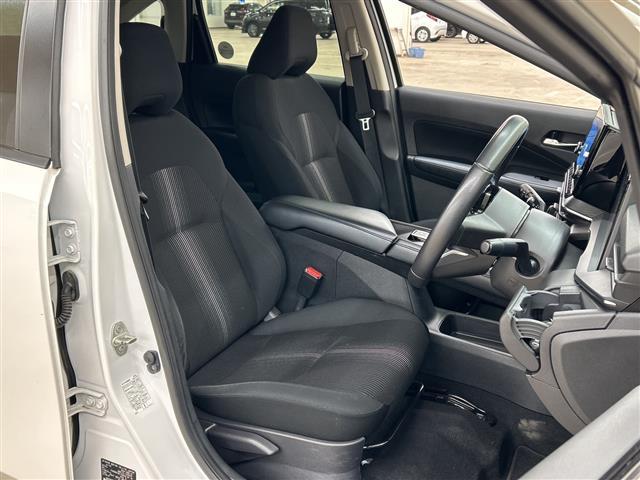 ノート e-パワー X FOUR 4WD/ETC/パワーウィンドウ/オートブレーキホールド/クルーズコントロール/シートヒーター/ステアリングヒーター/オートライト(13枚目)