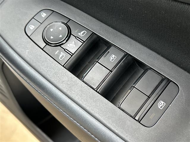 ノート e-パワー X FOUR 4WD/ETC/パワーウィンドウ/オートブレーキホールド/クルーズコントロール/シートヒーター/ステアリングヒーター/オートライト(16枚目)