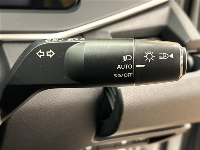 ノート e-パワー X FOUR 4WD/ETC/パワーウィンドウ/オートブレーキホールド/クルーズコントロール/シートヒーター/ステアリングヒーター/オートライト(23枚目)