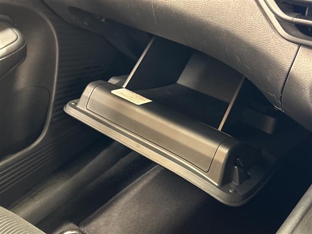 ノート e-パワー X FOUR 4WD/ETC/パワーウィンドウ/オートブレーキホールド/クルーズコントロール/シートヒーター/ステアリングヒーター/オートライト(27枚目)