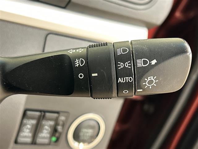 タント カスタムRS トップエディションSAIII 4WD/スマートキー/プッシュスタート/両側パワースライドドア/シートヒーター/ハーフレザーシート/アイドリングストップ/メモリーナビ(26枚目)