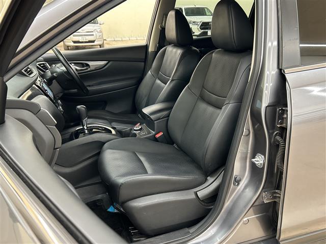 エクストレイル ２０Ｘ　エマージェンシーブレーキパッケージ　４ＷＤ／クルーズコントロール／アイドリングストップ／メモリナビ／ワンセグテレビ／バックカメラ／クルーズコントロール／ドアバイザー／プッシュスタート／ＥＴＣ／エンジンスターター（11枚目）