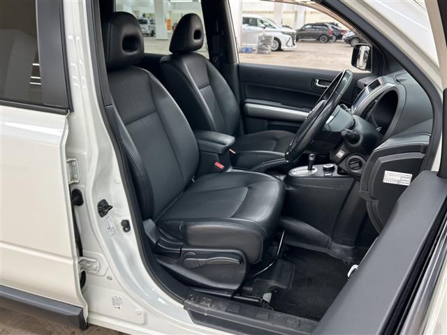 エクストレイル 20X 4WD/純正ナビ/フルセグテレビ/バックカメラ/ドアバイザー/ETC/冬タイヤ付き/HIDヘッドライト(10枚目)