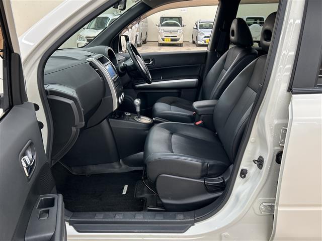 エクストレイル 20X 4WD/純正ナビ/フルセグテレビ/バックカメラ/ドアバイザー/ETC/冬タイヤ付き/HIDヘッドライト(12枚目)