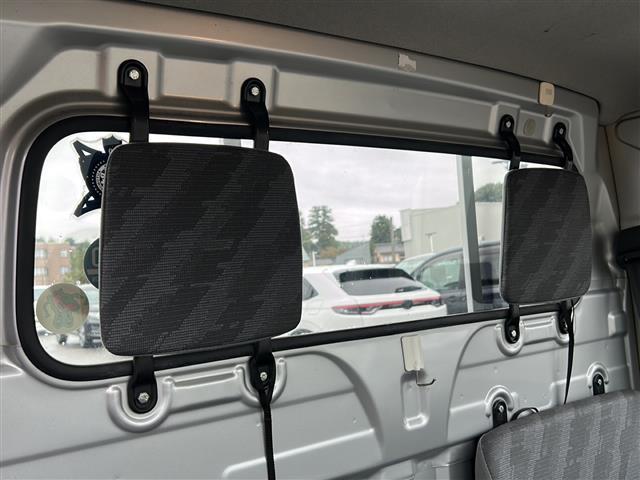 キャリイトラック ベースグレード 4WD 5速マニュアル 社外カーオーディオ CD USB入力端子 ハロゲンヘッドライト 社外フロアマット 社外荷台ラバーマット 保証書 取扱説明書(15枚目)