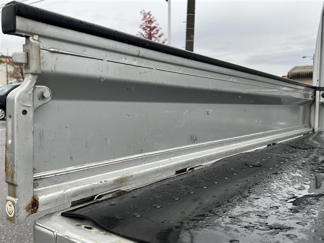 キャリイトラック ベースグレード 4WD 5速マニュアル 社外カーオーディオ CD USB入力端子 ハロゲンヘッドライト 社外フロアマット 社外荷台ラバーマット 保証書 取扱説明書(37枚目)