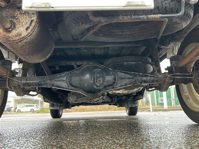 キャリイトラック ベースグレード 4WD 5速マニュアル 社外カーオーディオ CD USB入力端子 ハロゲンヘッドライト 社外フロアマット 社外荷台ラバーマット 保証書 取扱説明書(39枚目)