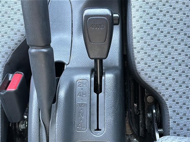 安心の全車保証付き！（※部分保証、国産車は納車後３ヶ月、輸入車は納車後１ヶ月の保証期間となります）。その他長期保証（有償）もご用意しております！※長期保証を付帯できる車両には条件がございます。