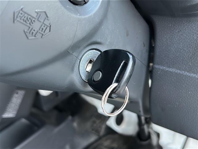 気になる車はすぐにお問い合わせください！画面右側の００６６から始まる無料ダイヤルからお問い合わせ下さい！専門スタッフがお車のご質問にお答えいたします！