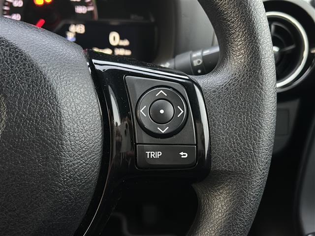 ヴィッツ F セーフティーエディションII 4WD トヨタセーフティセンスC 衝突軽減ブレーキ クリアランスソナー レーンキープアシスト SDナビ ワンセグTV Bluetooth バックカメラ LEDライト ETC スマートキー(13枚目)