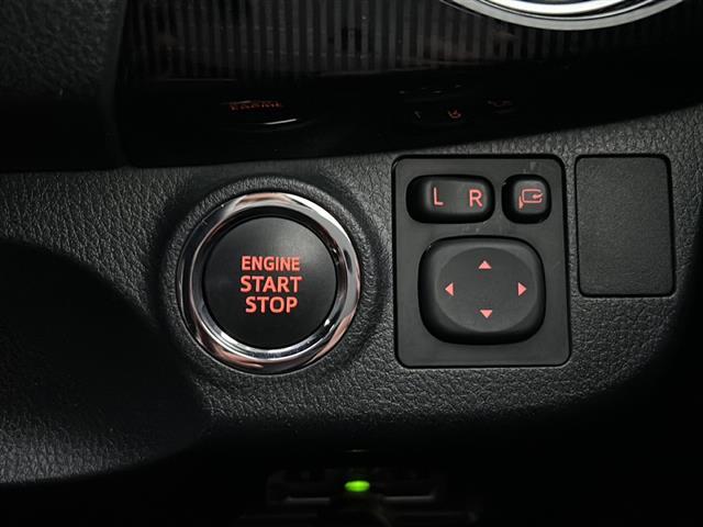 ヴィッツ F セーフティーエディションII 4WD トヨタセーフティセンスC 衝突軽減ブレーキ クリアランスソナー レーンキープアシスト SDナビ ワンセグTV Bluetooth バックカメラ LEDライト ETC スマートキー(17枚目)