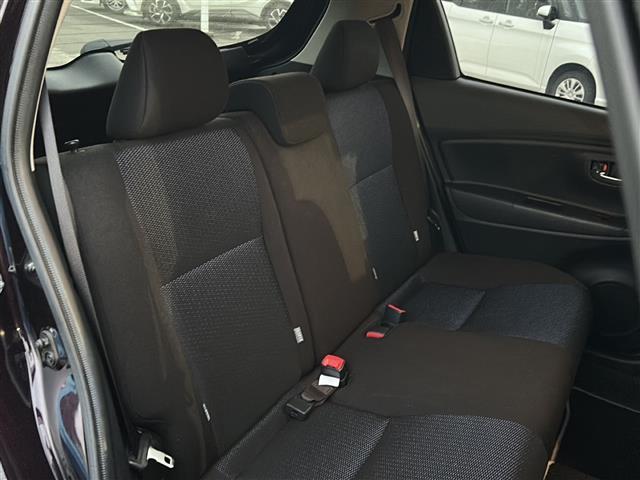 ヴィッツ F セーフティーエディションII 4WD トヨタセーフティセンスC 衝突軽減ブレーキ クリアランスソナー レーンキープアシスト SDナビ ワンセグTV Bluetooth バックカメラ LEDライト ETC スマートキー(24枚目)