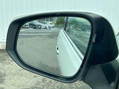 安心の全車保証付き！（※部分保証、国産車は納車後３ヶ月、輸入車は納車後１ヶ月の保証期間となります）。その他長期保証（有償）もご用意しております！※長期保証を付帯できる車両には条件がございます。 6