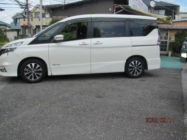 セレナ ハイウェイスター　記録簿　ＡＣ　ＰＳ　ハイブリッド　後席モニター　ＣＶＴ　盗難防止システム　衝突安全ボディ　スマートキー　衝突被害軽減システム　バックカメラ　オートライト　アイドリングストップ（5枚目）