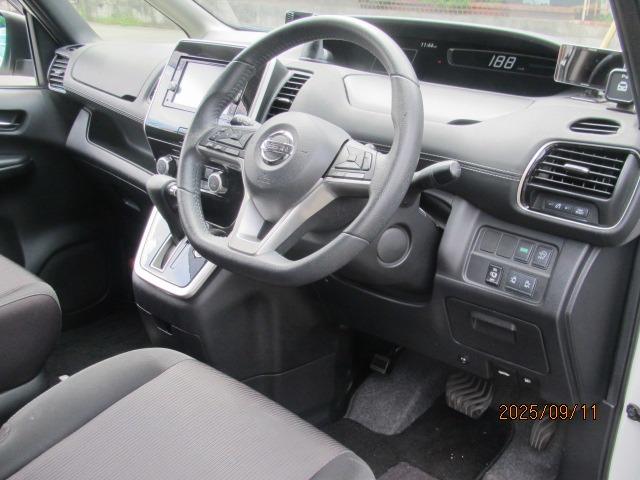 セレナ ハイウェイスター　記録簿　ＡＣ　ＰＳ　ハイブリッド　後席モニター　ＣＶＴ　盗難防止システム　衝突安全ボディ　スマートキー　衝突被害軽減システム　バックカメラ　オートライト　アイドリングストップ（6枚目）