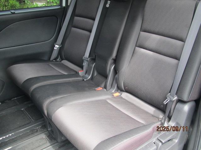 セレナ ハイウェイスター　記録簿　ＡＣ　ＰＳ　ハイブリッド　後席モニター　ＣＶＴ　盗難防止システム　衝突安全ボディ　スマートキー　衝突被害軽減システム　バックカメラ　オートライト　アイドリングストップ（12枚目）