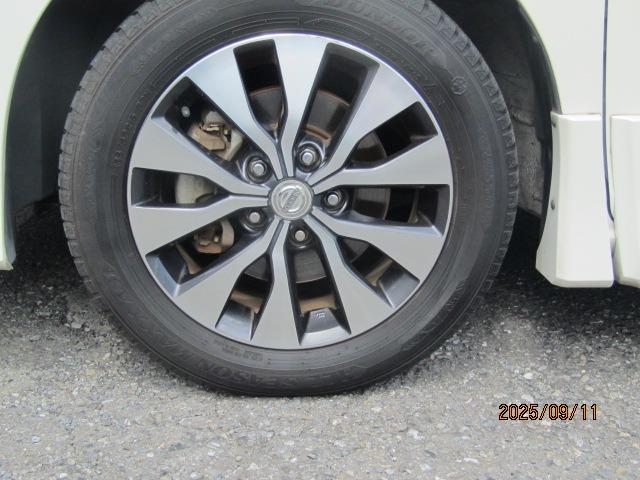 セレナ ハイウェイスター　記録簿　ＡＣ　ＰＳ　ハイブリッド　後席モニター　ＣＶＴ　盗難防止システム　衝突安全ボディ　スマートキー　衝突被害軽減システム　バックカメラ　オートライト　アイドリングストップ（22枚目）